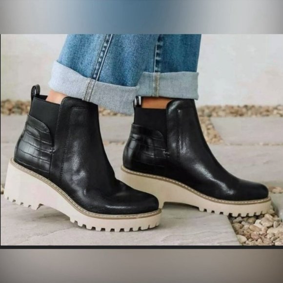 DV by Dolce Vita Rielle Black Chelsea Boot SZ 9.5 - Picture 9 of 9